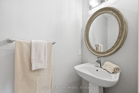 Photo 11 at 81 Far North Court, Windfields, Oshawa