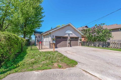 Photo 3 at 450 Lake Drive S, Keswick South, Georgina
