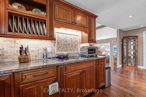Photo 10 at 450 Lake Drive S, Keswick South, Georgina