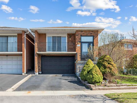 Photo 1 at 10 Boyne Highland Court, Glen Shields, Vaughan