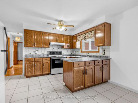 Photo 5 at 10 Boyne Highland Court, Glen Shields, Vaughan
