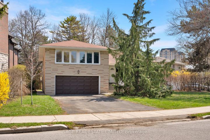 Photo 1 at 9 Hawksbury Drive, Bayview Village, Toronto
