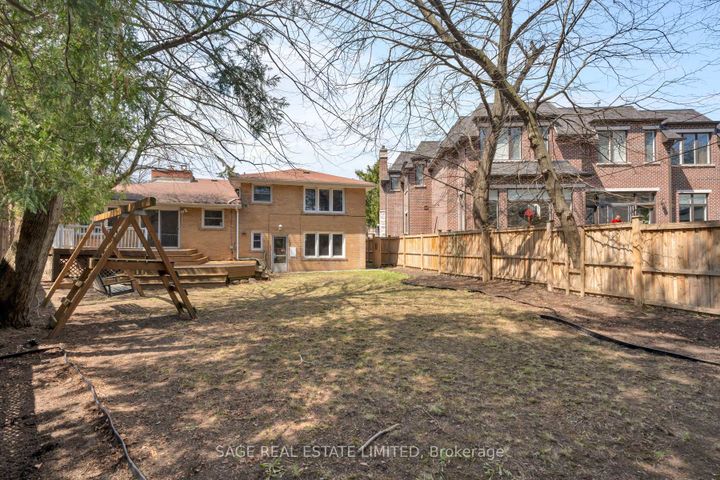 Photo 5 at 9 Hawksbury Drive, Bayview Village, Toronto
