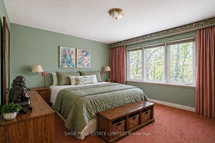 Photo 13 at 9 Hawksbury Drive, Bayview Village, Toronto