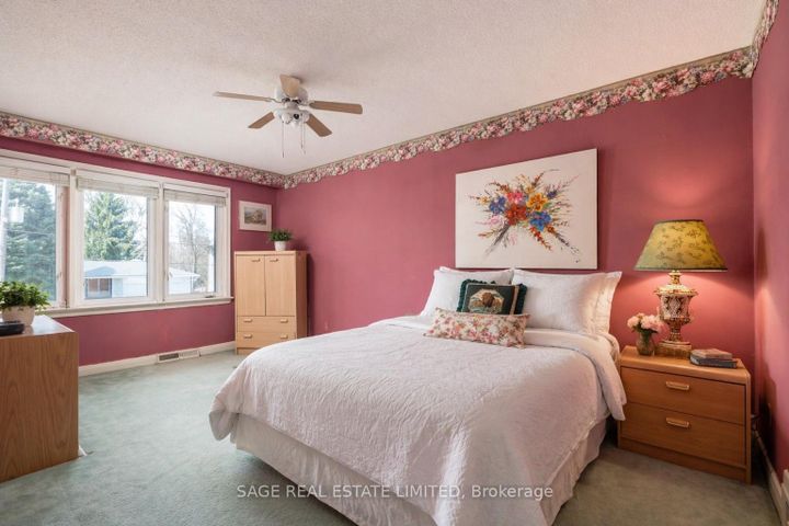 Photo 17 at 9 Hawksbury Drive, Bayview Village, Toronto