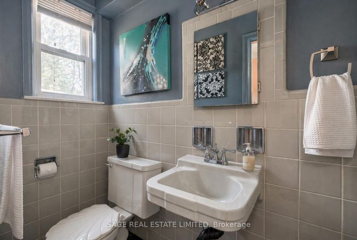 Photo 20 at 9 Hawksbury Drive, Bayview Village, Toronto