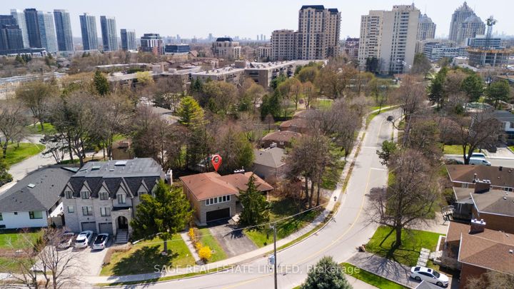 Photo 24 at 9 Hawksbury Drive, Bayview Village, Toronto