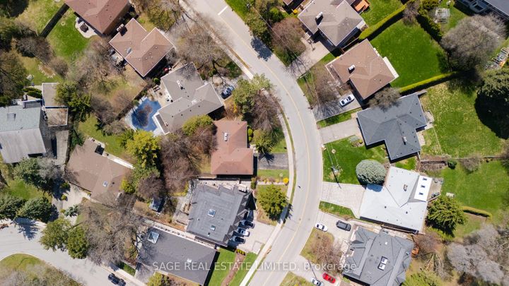 Photo 25 at 9 Hawksbury Drive, Bayview Village, Toronto