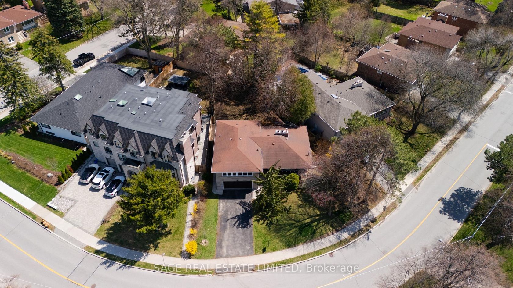 9 Hawksbury Drive, Bayview Village, Toronto 2