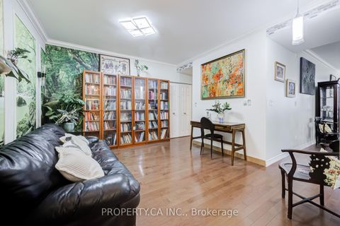 Photo 3 at 701 - 4200 Bathurst Street, Clanton Park, Toronto