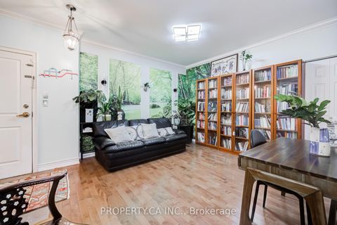 Photo 4 at 701 - 4200 Bathurst Street, Clanton Park, Toronto