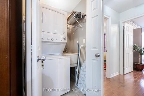 Photo 17 at 701 - 4200 Bathurst Street, Clanton Park, Toronto