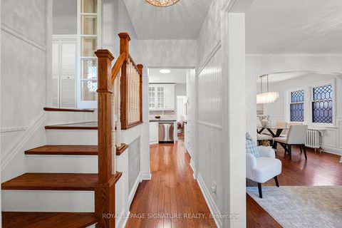 Photo 2 at 41 Southvale Drive, Leaside, Toronto