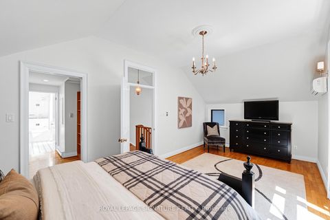 Photo 20 at 41 Southvale Drive, Leaside, Toronto
