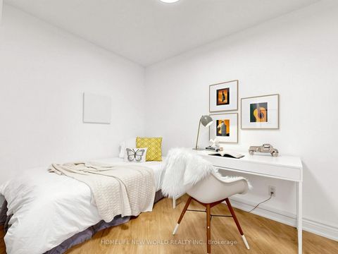 Photo 20 at 319 - 18 Beverley Street, Chinatown, Toronto