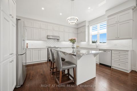 Photo 12 at 17 Lacrosse Trail, Kleinburg, Vaughan