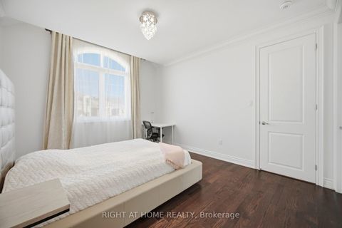 Photo 34 at 17 Lacrosse Trail, Kleinburg, Vaughan