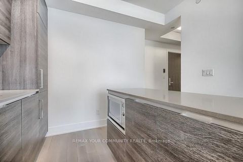 Photo 7 at 2006 - 200 Bloor Street W, Annex, Toronto