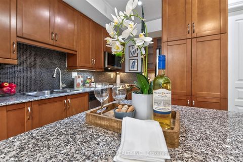 Photo 13 at 4 - 70 Byng Avenue, Willowdale East, Toronto
