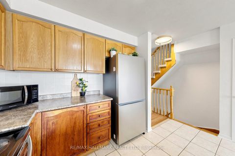 Photo 12 at 132 - 36 Jenkinson Way, Dorset Park, Toronto