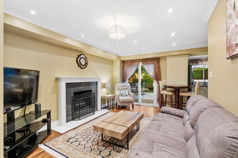 Photo 10 at 63 Haskell Crescent, Aurora Highlands, Aurora