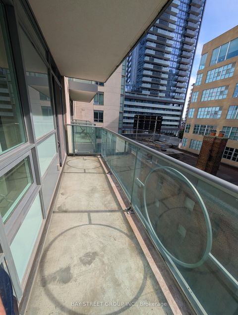 Photo 3 at 505 - 212 Eglinton Avenue E, Mount Pleasant West, Toronto