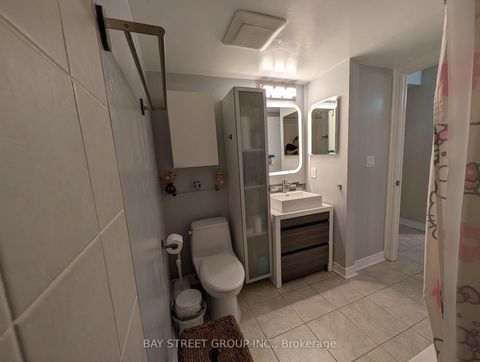 Photo 13 at 505 - 212 Eglinton Avenue E, Mount Pleasant West, Toronto