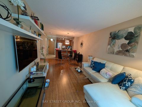 Photo 16 at 505 - 212 Eglinton Avenue E, Mount Pleasant West, Toronto