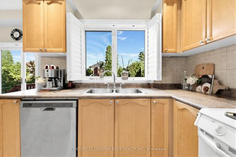 Photo 21 at 40 Rouge Bank Drive, Legacy, Markham
