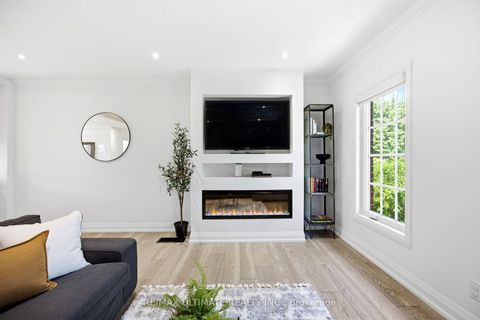 Photo 8 at 10 Dana Avenue, CFB, Toronto