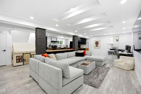 Photo 24 at 10 Dana Avenue, CFB, Toronto