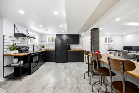 Photo 25 at 10 Dana Avenue, CFB, Toronto
