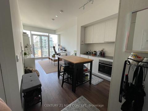 Photo 3 at 1009 - 158 Front Street E, Moss Park, Toronto