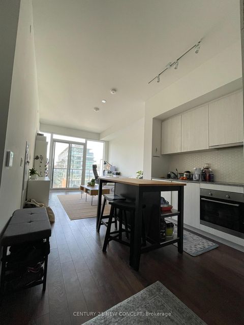 Photo 4 at 1009 - 158 Front Street E, Moss Park, Toronto