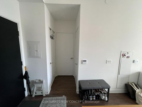 Photo 11 at 1009 - 158 Front Street E, Moss Park, Toronto