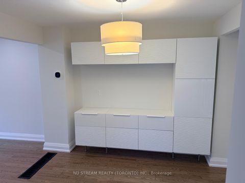 Photo 5 at 189 - 177 Rusty Crestway E, Don Valley Village, Toronto