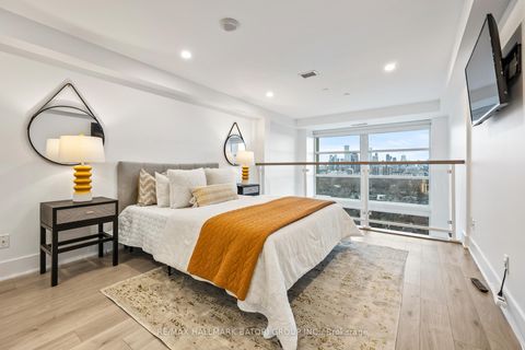 Photo 12 at 919 - 111 St Clair Avenue W, St. Clair, Toronto