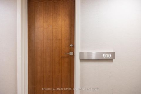 Photo 18 at 919 - 111 St Clair Avenue W, St. Clair, Toronto