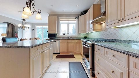 Photo 9 at 12 Sachet Drive, Oak Ridges Lake Wilcox, Richmond Hill