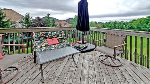 Photo 12 at 12 Sachet Drive, Oak Ridges Lake Wilcox, Richmond Hill