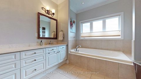 Photo 24 at 12 Sachet Drive, Oak Ridges Lake Wilcox, Richmond Hill