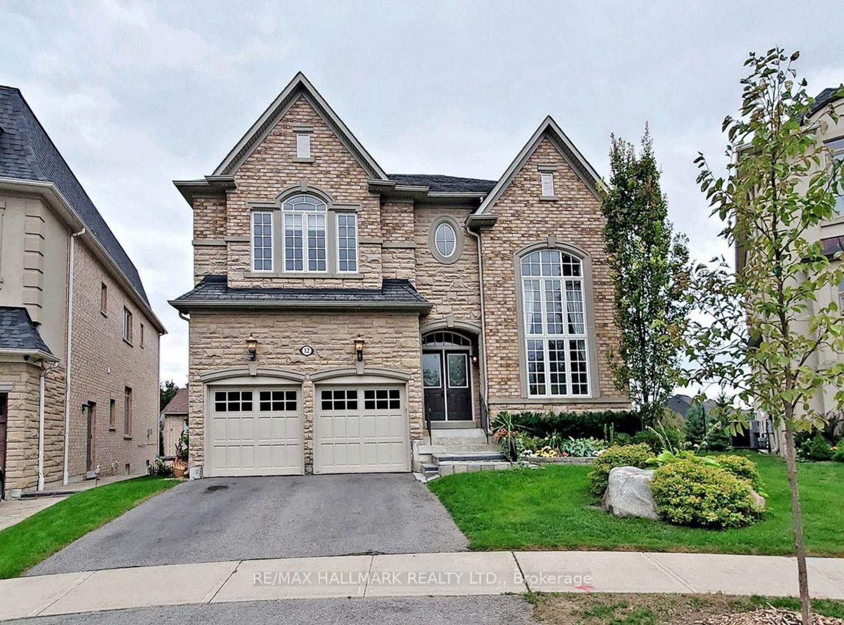 12 Sachet Drive, Oak Ridges Lake Wilcox, Richmond Hill photo number 2