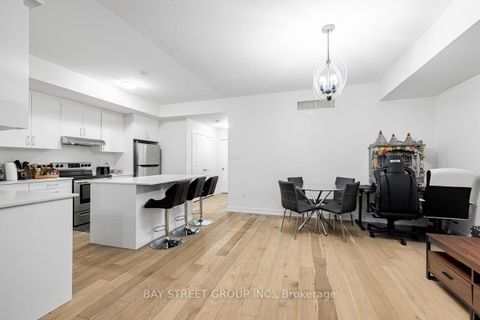 Photo 8 at 6 - 39 John Perkins Bull Drive W, CFB, Toronto