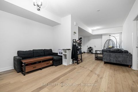 Photo 11 at 6 - 39 John Perkins Bull Drive W, CFB, Toronto