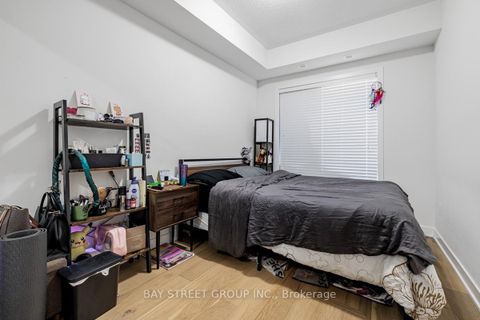 Photo 17 at 6 - 39 John Perkins Bull Drive W, CFB, Toronto
