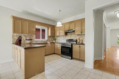 Photo 6 at 251 Sonoma Boulevard, Sonoma Heights, Vaughan