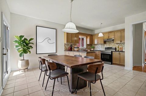 Photo 7 at 251 Sonoma Boulevard, Sonoma Heights, Vaughan