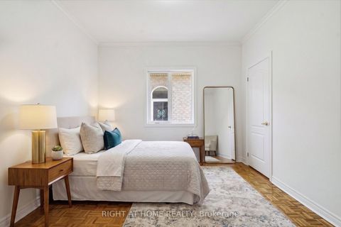 Photo 9 at 251 Sonoma Boulevard, Sonoma Heights, Vaughan