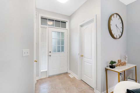 Photo 6 at 24 Signet Way, Vellore Village, Vaughan