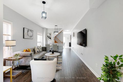 Photo 7 at 24 Signet Way, Vellore Village, Vaughan